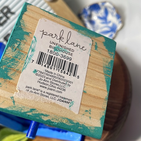 Blue Wooden Birdhouse with Inspirational Charms - Picture 5 of 5